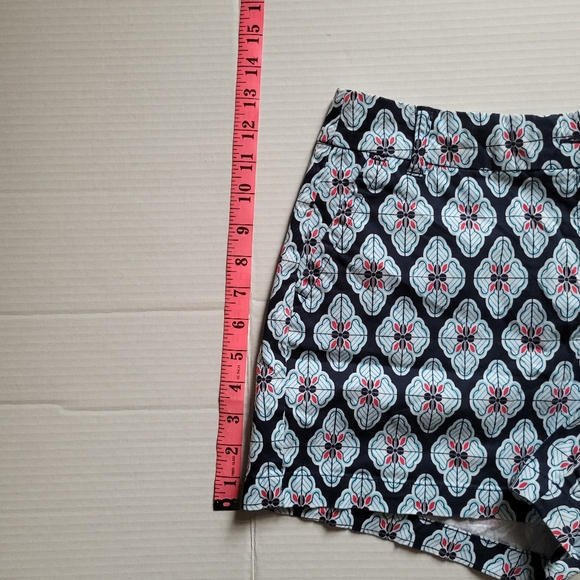 Crown & Ivy shorts size 12P mid rise preppy summer beach casual petite floral - Picture 13 of 13
